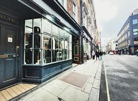 CLOSET CASE SOHO LONDON