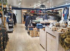 The lure Oy Kuusamo, factory shop / Lifestyle Suvanto Kuusamo