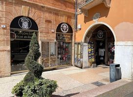 Al Buso Rock Store / Albus Store
