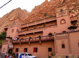 Hotel Babylon Dades
