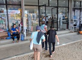 Delma pearl and pasalubong center