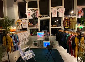Clasé Vintage and Goods