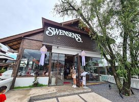 Swensen's Flagship Nan