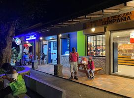 Panadería y Refresquería La Compañía