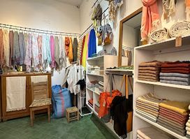 By Faissal - Traditional weaving - handwoven scarves - Marrakech