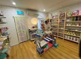 Hands - Lifestyle Gift & Homewares Store