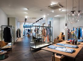 Closed Women's & Men's Store Düsseldorf