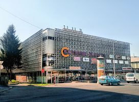Center store