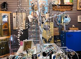 STUNNING Women's Fashion + Accessories, ByWard Market, Ottawa