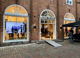 JACK & JONES
