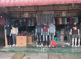 ဦးရွှေဇံဦး အထည်ဆိုင်