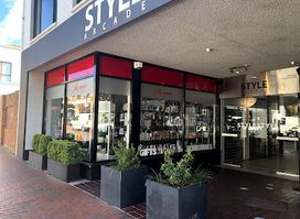 Manuka Shopping Precinct
