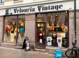 Velouria Vintage