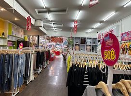 Vogue Shopping Center