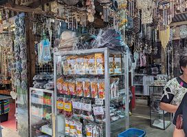 Dhadz Souvenir & Pasalubong Center