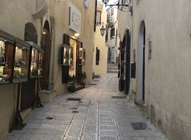 LA LUNA NEL POZZO GIOIELLI