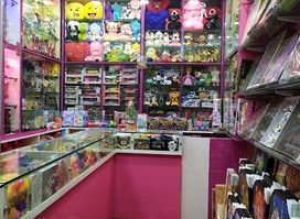 Unique gift center