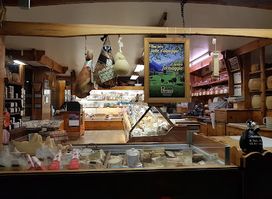 Panizzi Courmayeur - yogurt, cheese, cold cuts