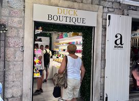 Duck Boutique Split