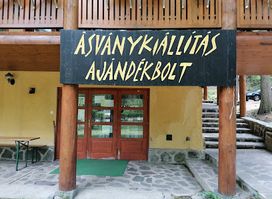 Szuvenír / kristály és ajándékbolt
