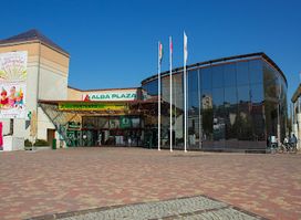 Alba Plaza
