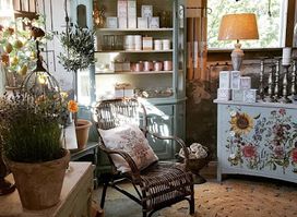 Monica store