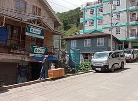 Diawan variety store