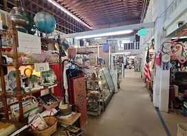 Waldo's Antique Village