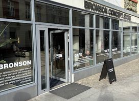 BRONSON Concept Store - kawiarnia