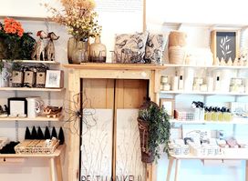 the DAISY gift + goods