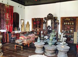 Pathana Boupha Antique House