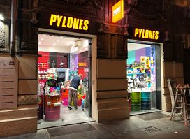 Pylones