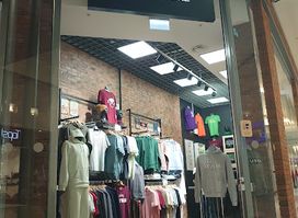 T-shirt store