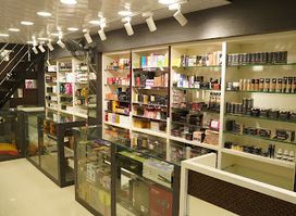 The Unique World - Best cosmetics store in Nagpur