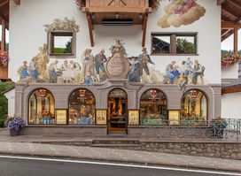 DEUR Woodcarving Shop