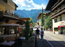 TYROLIA BUCH · PAPIER MAYRHOFEN