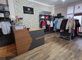 FASHION WORLD