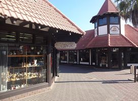 Okaporo Tourist and Souvenir Shop