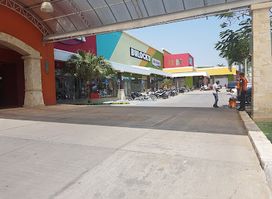 Metroplaza Mundo Maya Shopping Center