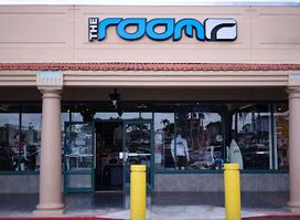 The Room Surf & Skate Shop Isabela