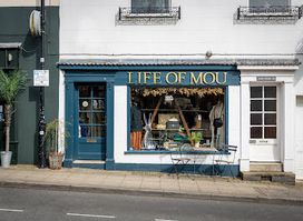 Life of Mou
