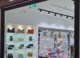 LEPUS Gift Shop - Metropolis Mall