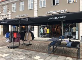 JACK & JONES