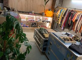 Suzylovesmilo concept store