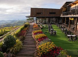Pino Latte Restaurant & Cafe