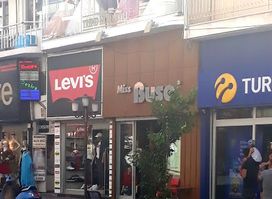 Levi's