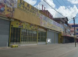 Li a Min Supermarket