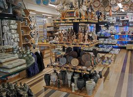 Souvenirs & Cretan products