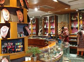 Aarong (Uttara Flagship Outlet)