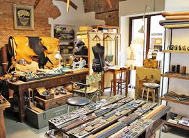 QUOIO Handmade Leather Goods